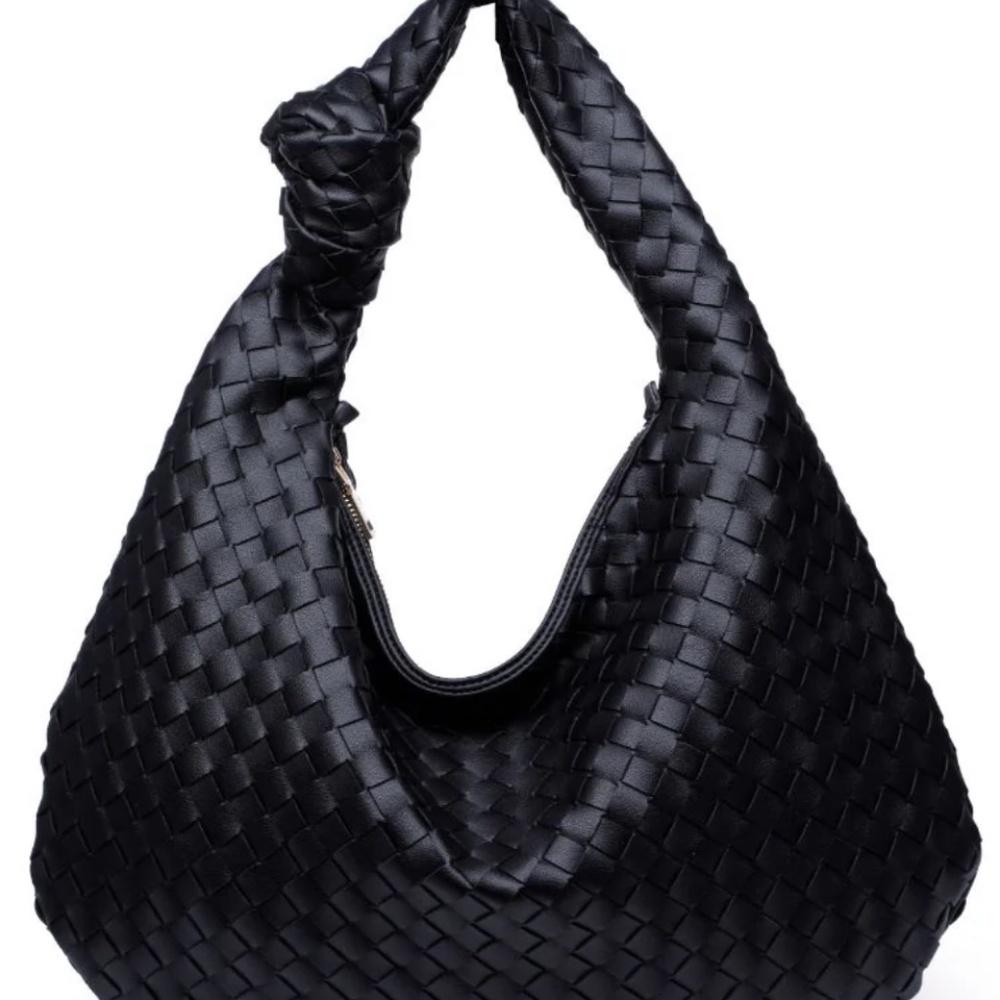 Urban Expressions Vanessa Hobo